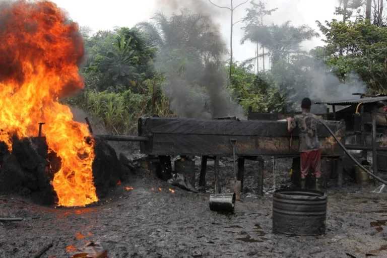 nigeria illegal oil refining bunkering 2